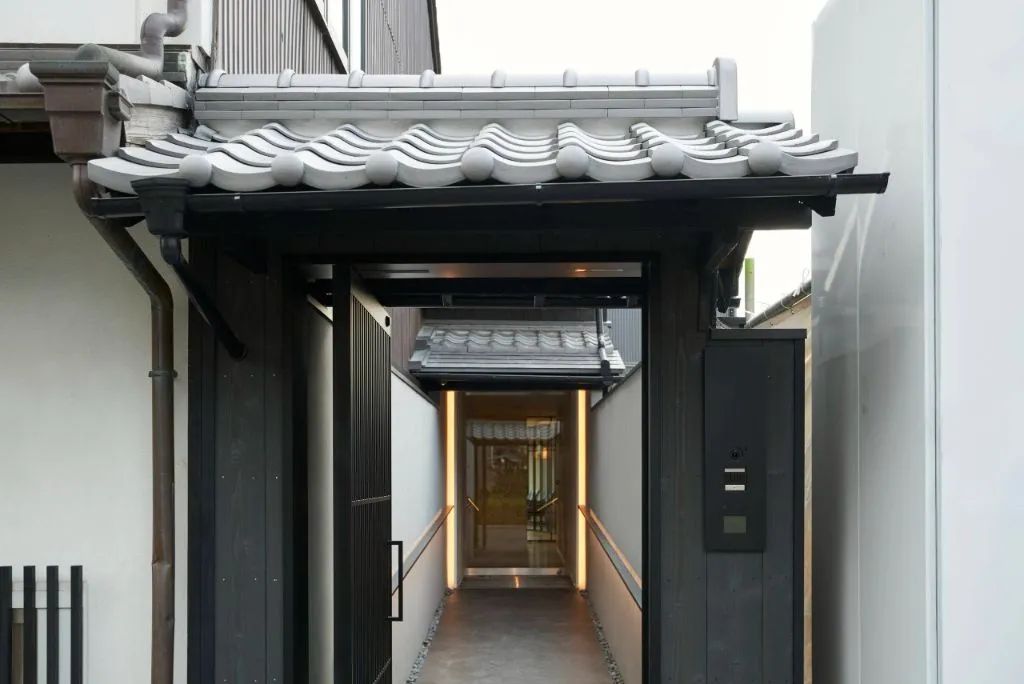 京都院クリニック入口（通路）